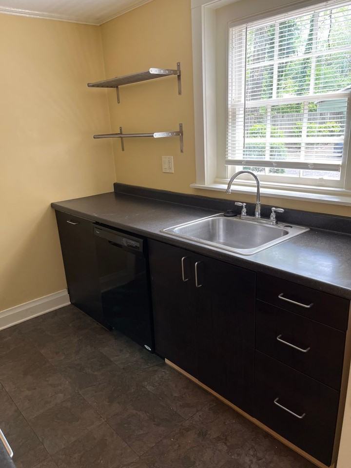 1445 Lyons Drive - Photo 7 of 10