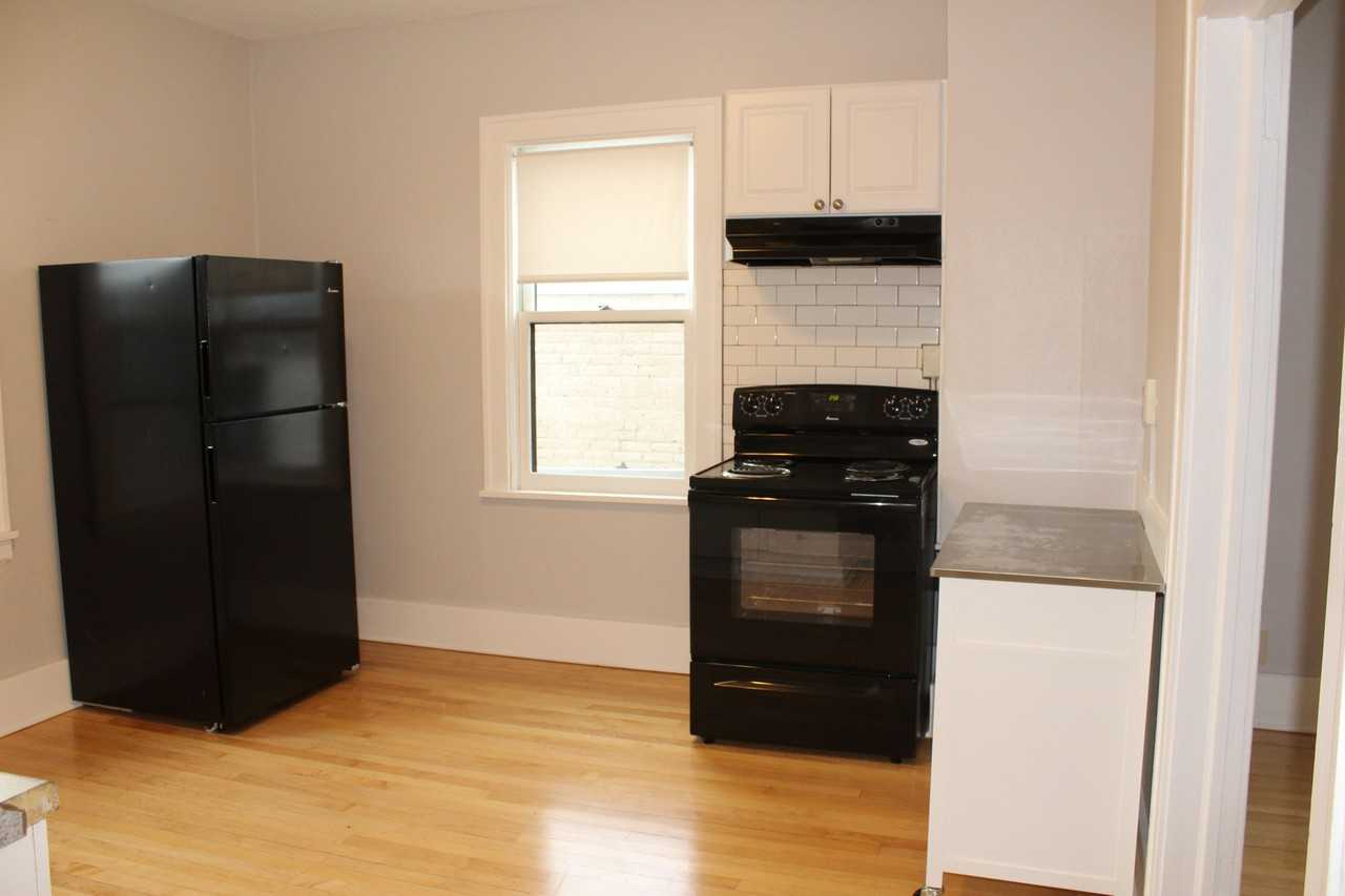 1696 1/2 Grand Ave - Photo 6 of 20