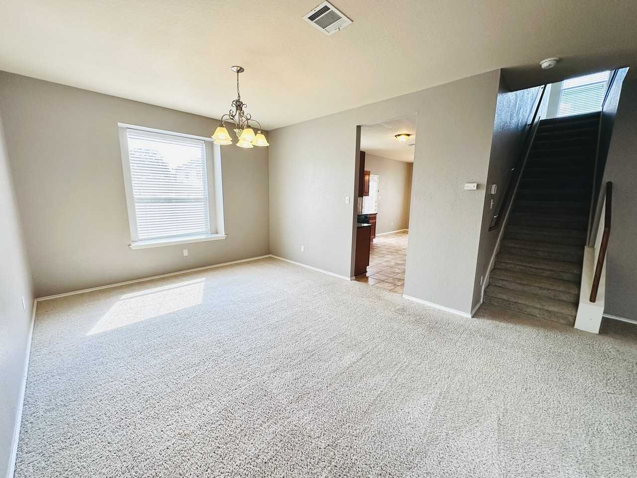 1709 Mcclannahan Dr - Photo 5 of 35