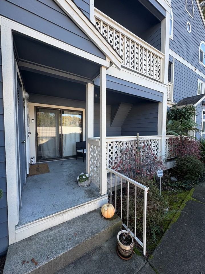 136 Sea Crest Cir - Photo 2 of 24