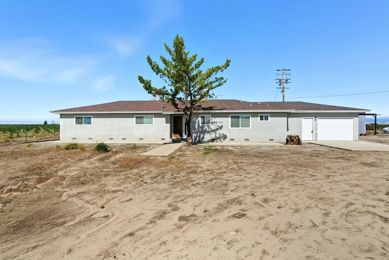 8416 E American Ave - Photo 2 of 31