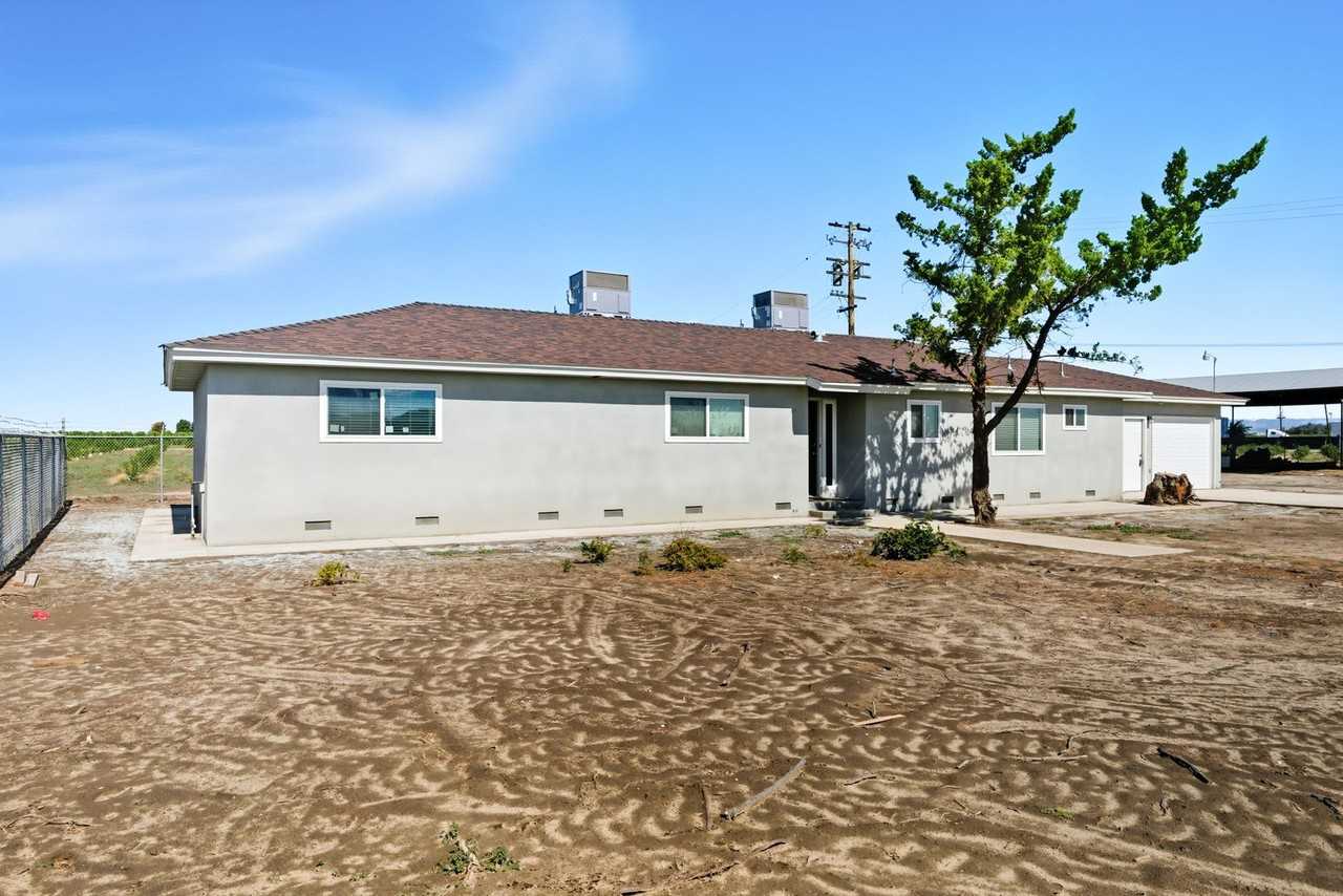 8416 E American Ave - Photo 3 of 31