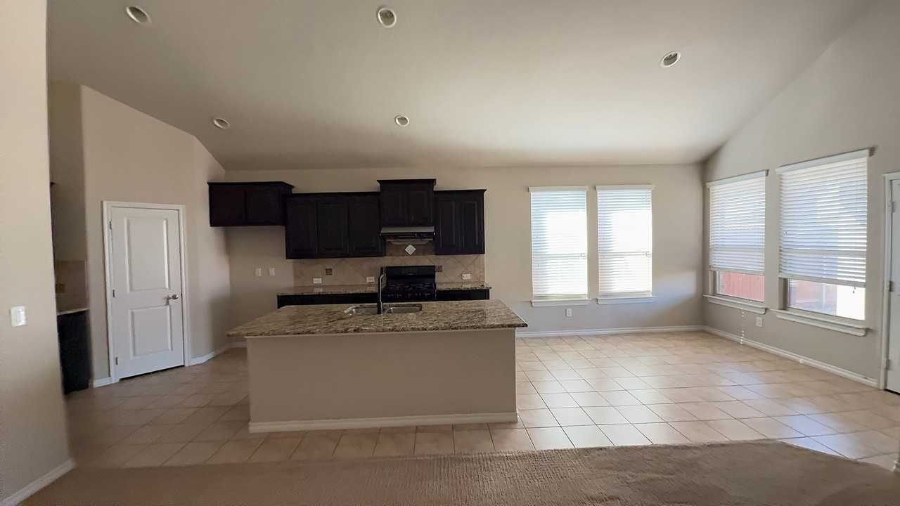 11325 Southwest 33rd Terrace - Photo 4 of 14