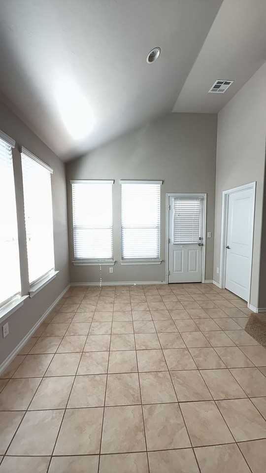 11325 Southwest 33rd Terrace - Photo 6 of 14