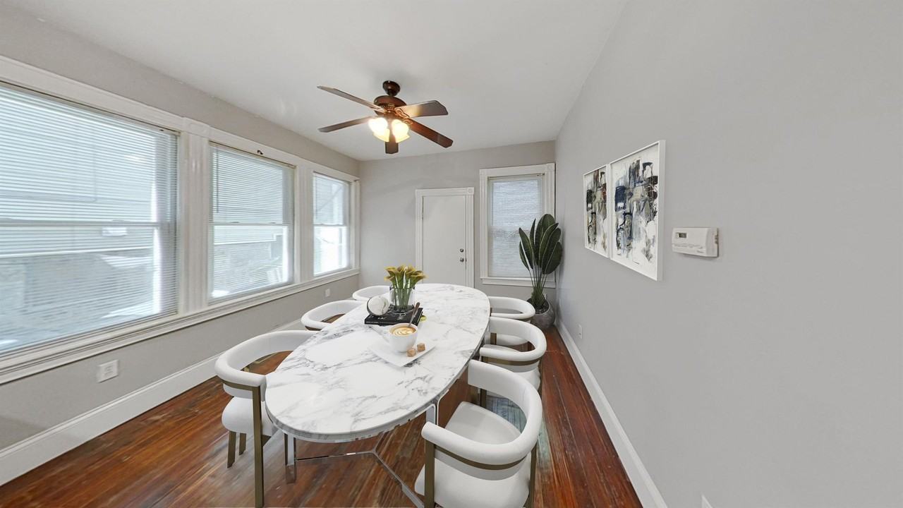 723 Parker St - Photo 3 of 9