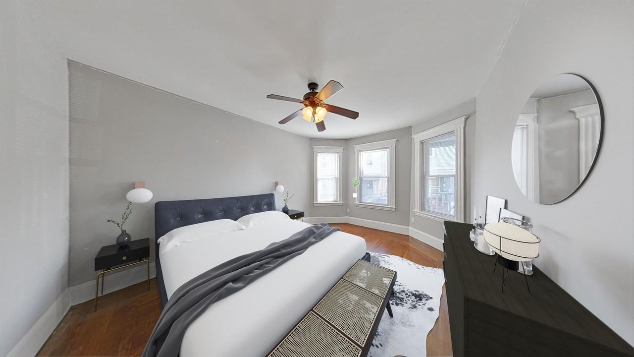 723 Parker St - Photo 6 of 9