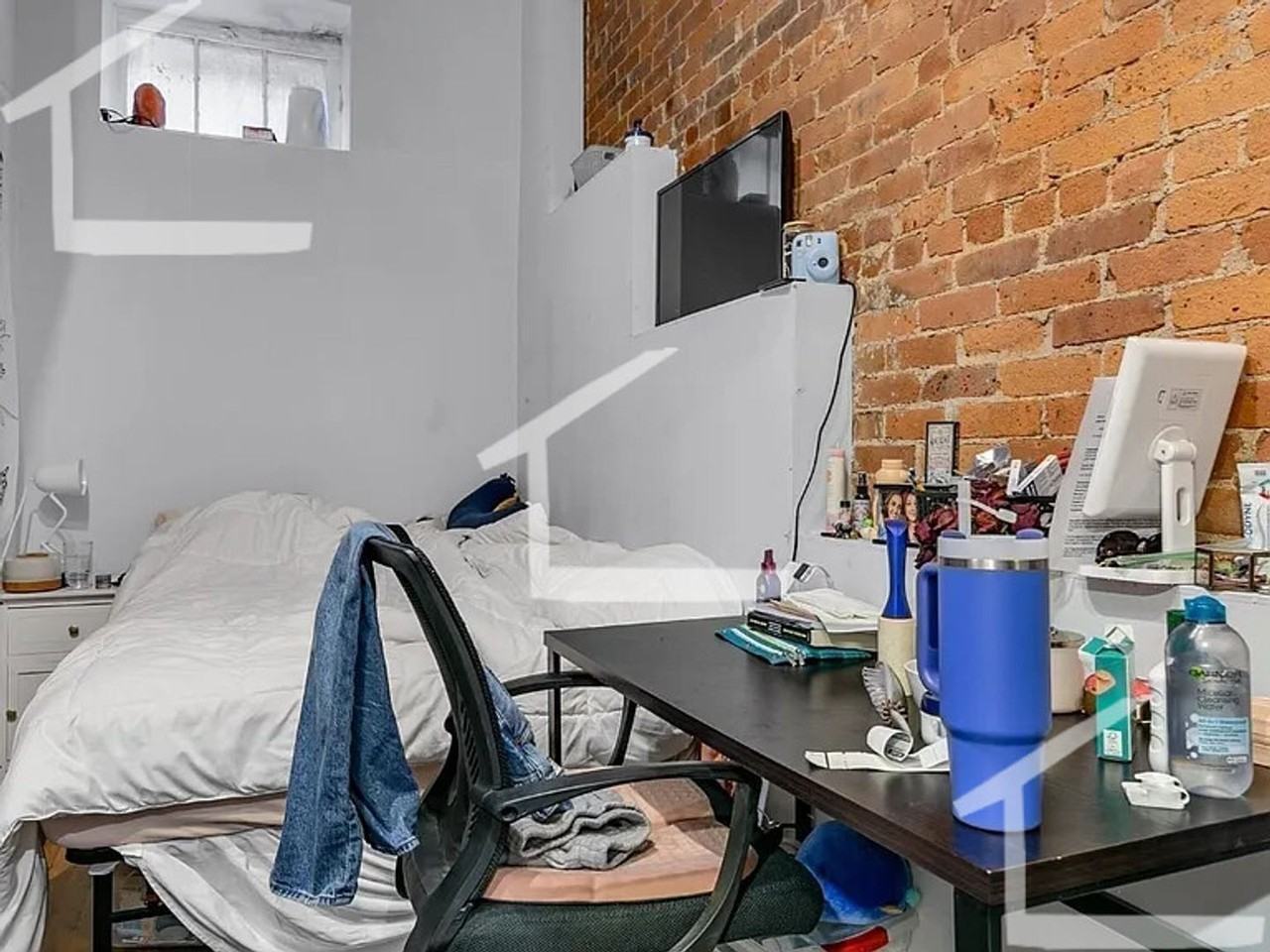 452 Park Dr - Photo 3 of 13