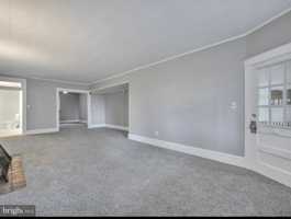 featured image of 919 E King St