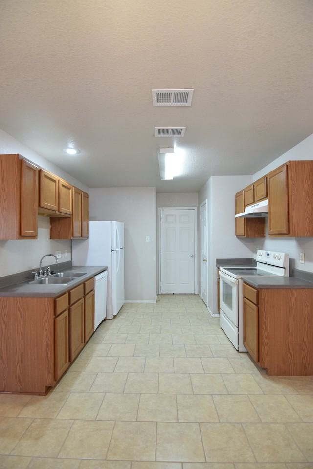 1904 Liberty Hill Drive - Photo 5 of 21