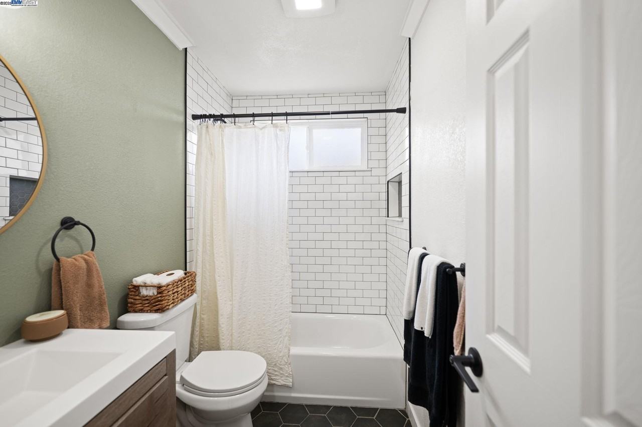 428 North P Street - Photo 3 of 8