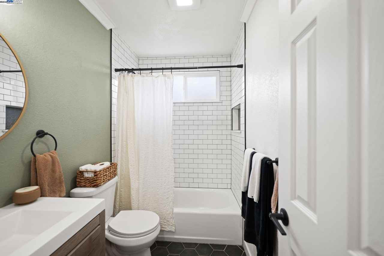 424 North P Street - Photo 3 of 8