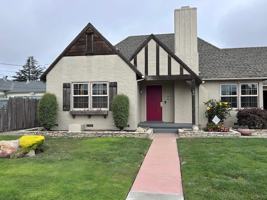 featured image of 213 Toyon Ave