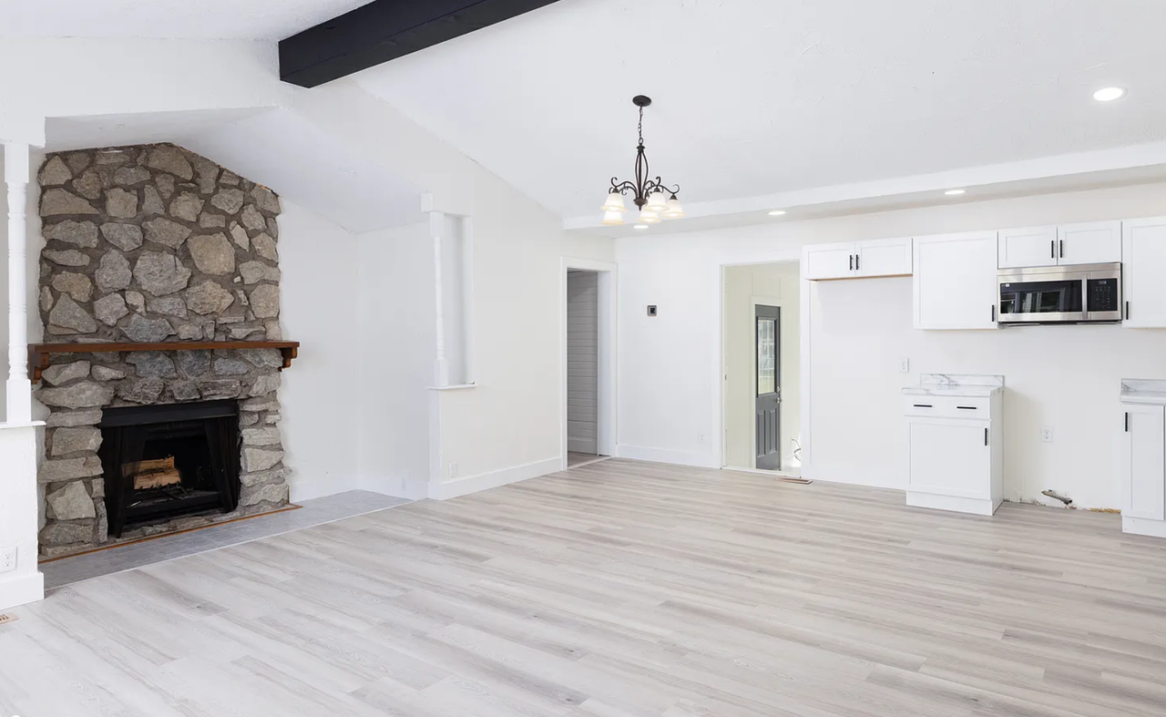 915 E Morgan St - Photo 3 of 18