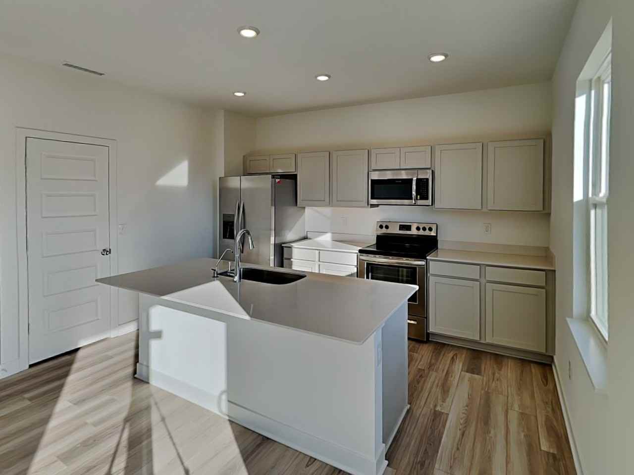 11713 Hartwell St - Photo 3 of 30