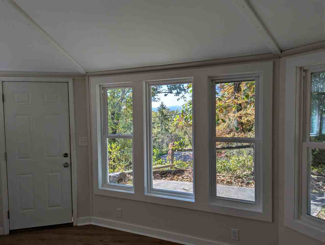 25 Howland Rd - Photo 5 of 19