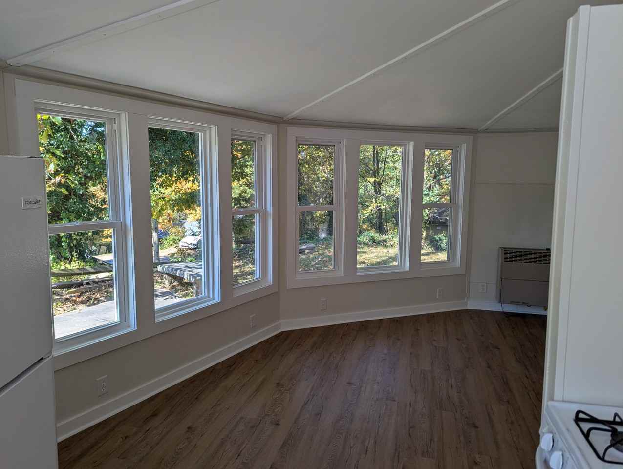 25 Howland Rd - Photo 7 of 19