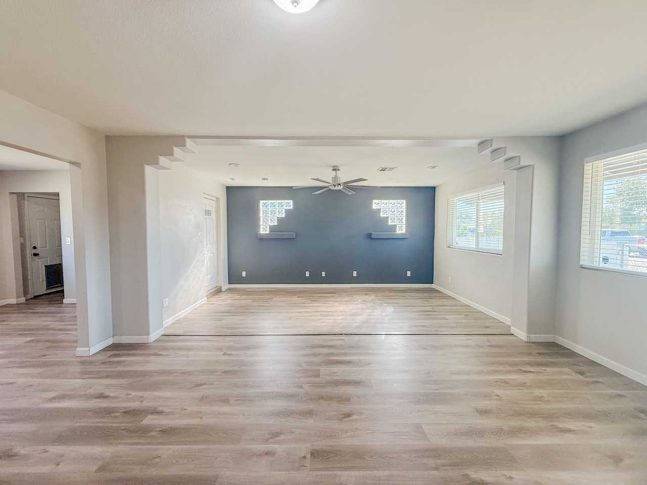 14017 North 4th Avenue - Photo 5 of 28