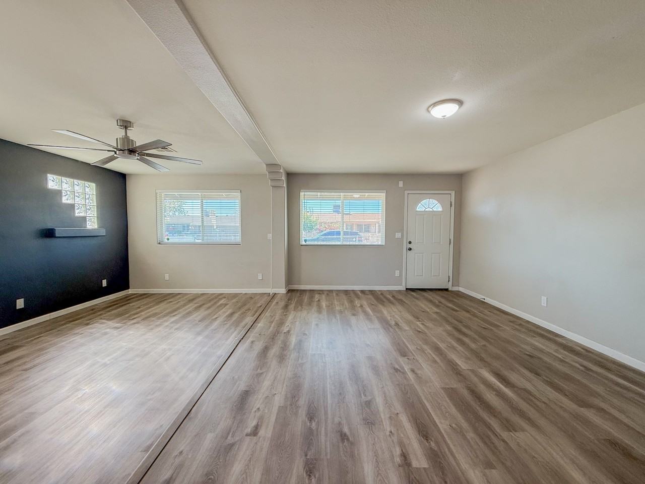 14017 North 4th Avenue - Photo 6 of 28