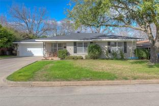 6562 Locke Ave - Photo 1 of 1