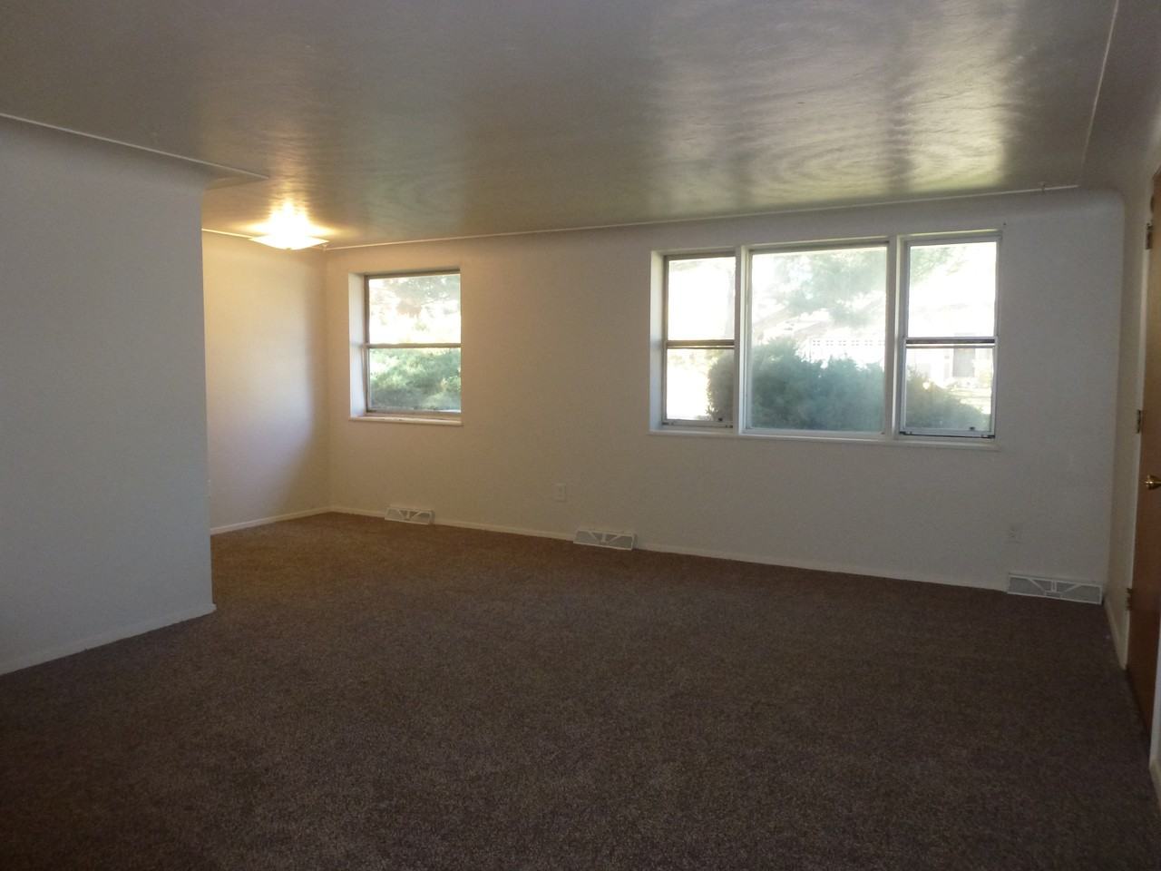 8397 S Reed St - Photo 3 of 8