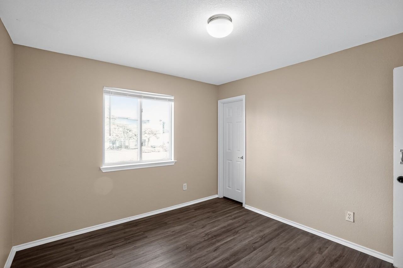 1516 Anise Drive - Photo 4 of 20