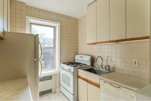 8449 168th St #4D - Photo 1 of 1