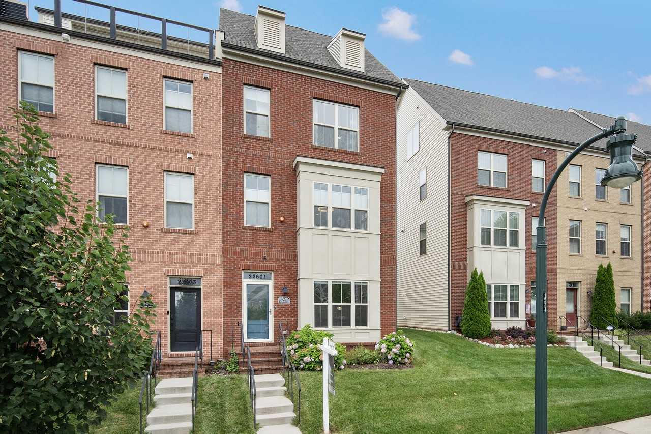 22601 Merganser St - Photo 2 of 42