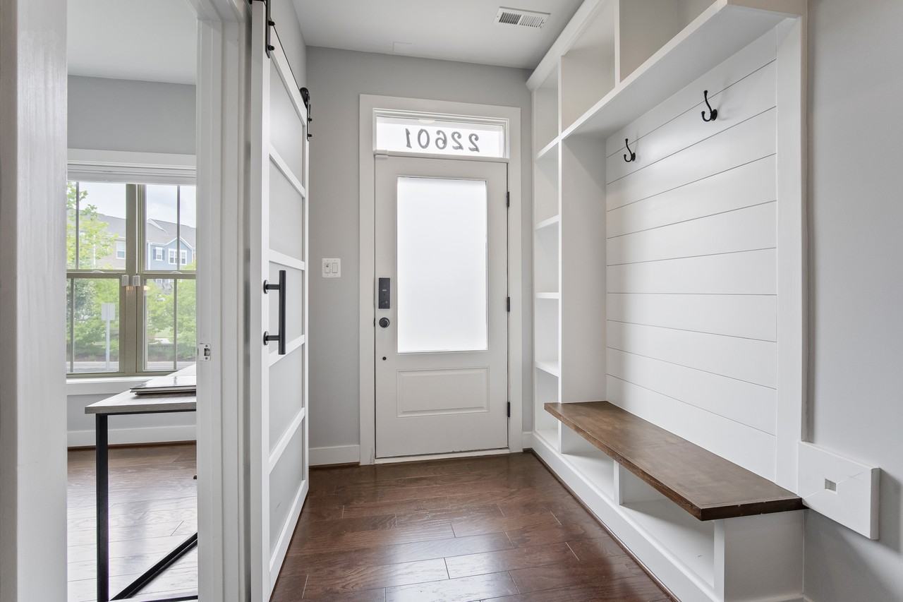 22601 Merganser St - Photo 4 of 42