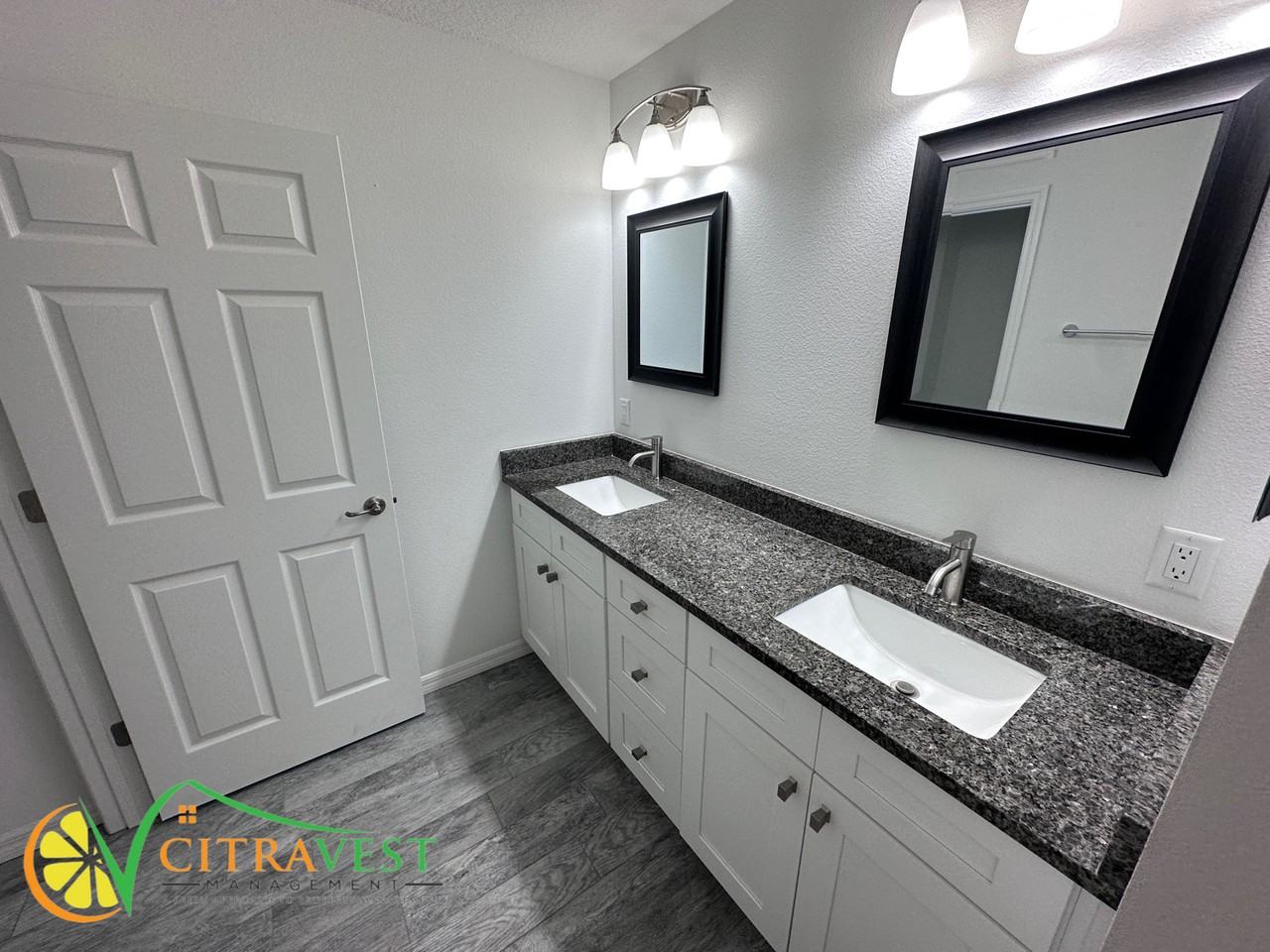 5942 E Loring Ln - Photo 7 of 13