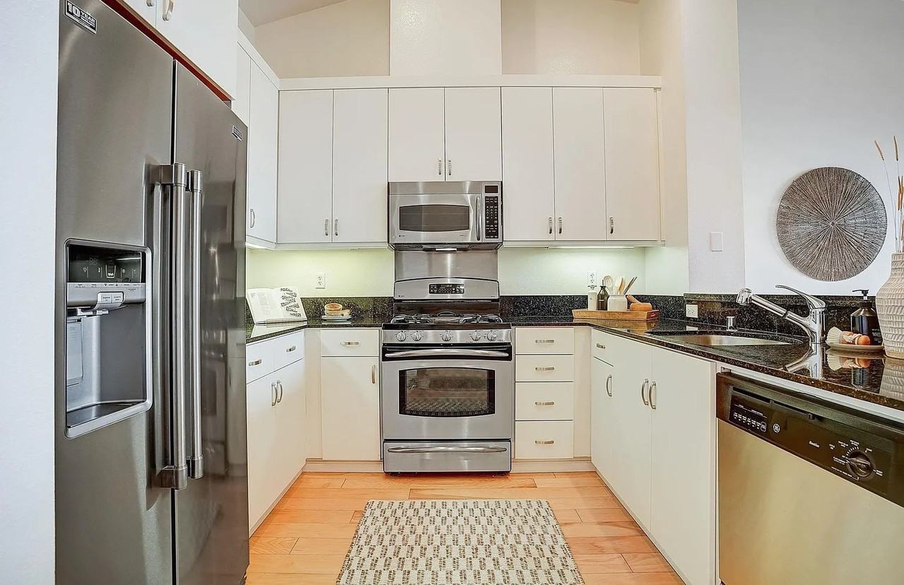 288 3Rd St - Photo 3 of 15