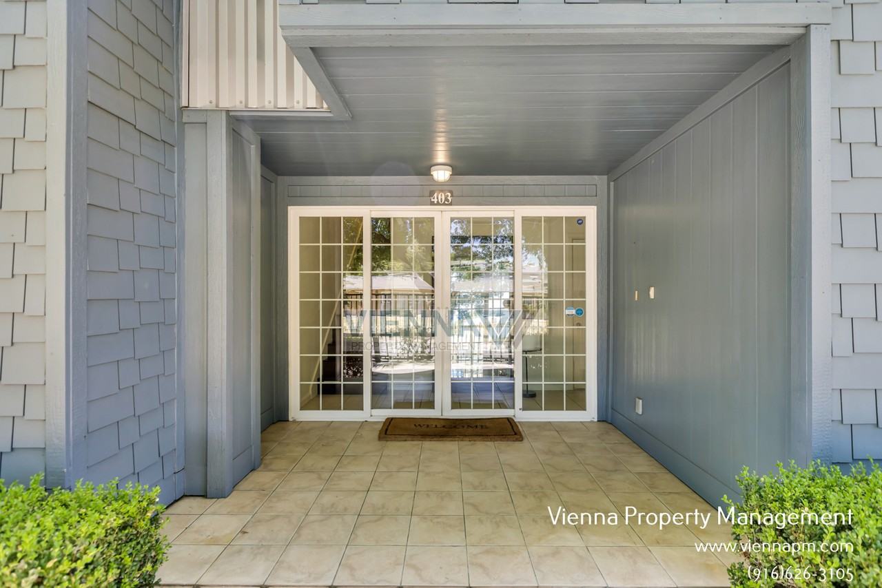 403 Harriet Ln - Photo 4 of 50