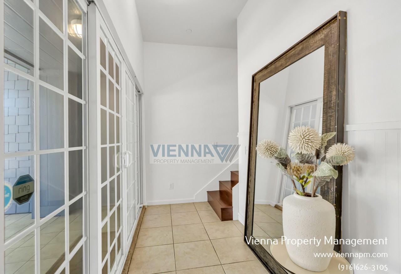 403 Harriet Ln - Photo 6 of 50