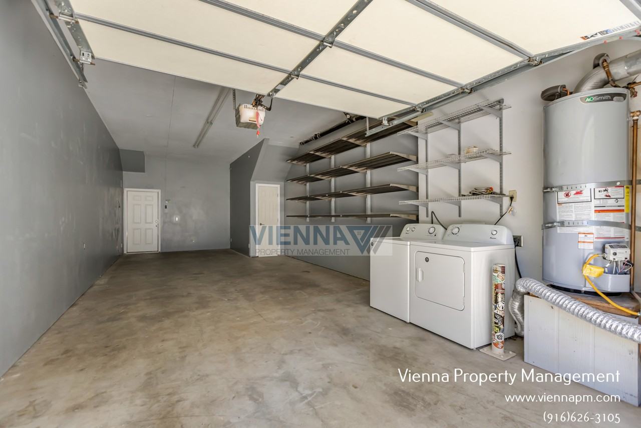 403 Harriet Ln - Photo 7 of 50