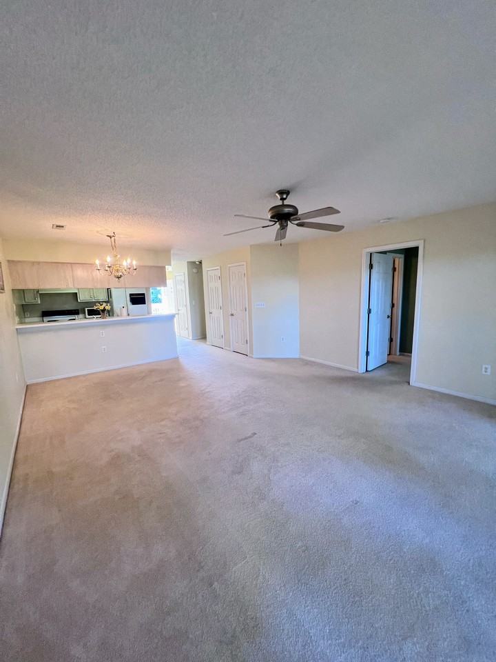 5050 Windsor Green Way #203 - Photo 6 of 30