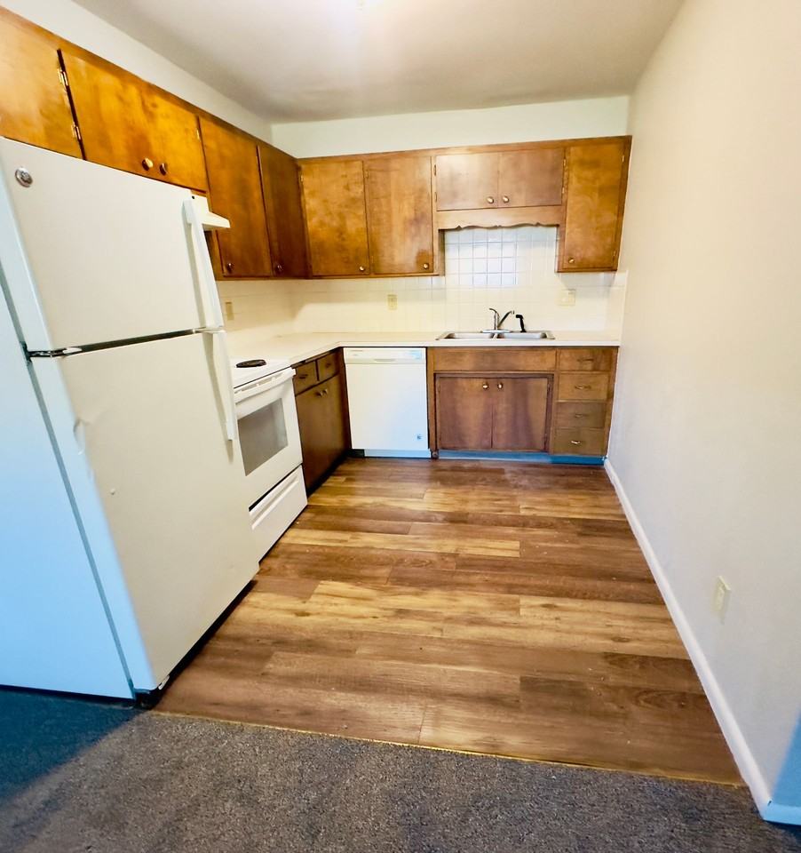 Oakland Apartments - Photo 6 of 16