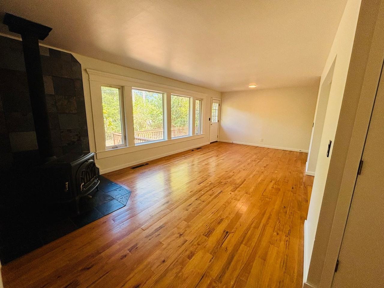 700 E Edna St - Photo 2 of 16