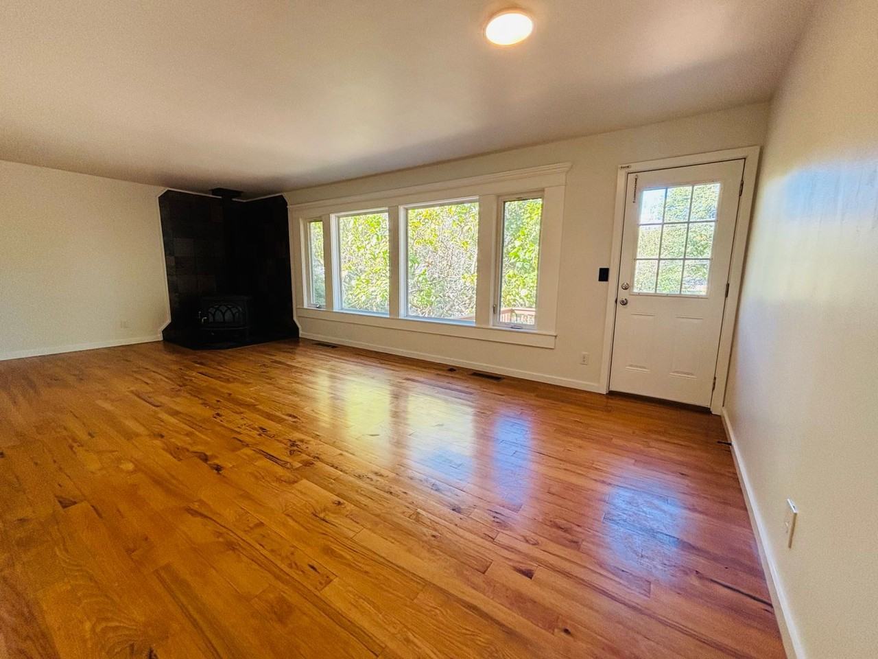 700 E Edna St - Photo 4 of 16