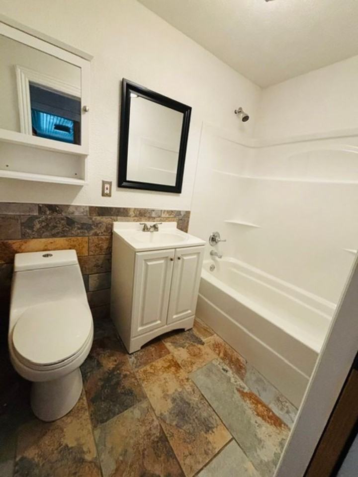 700 E Edna St - Photo 6 of 16