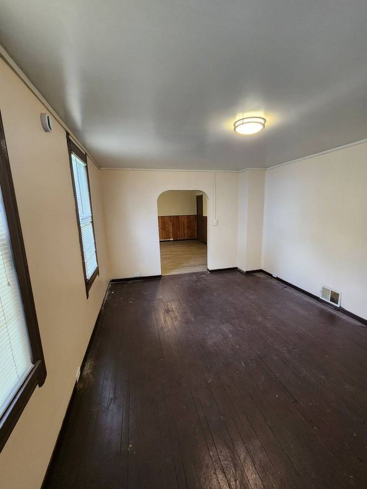 3675 E 50th St - Photo 3 of 25