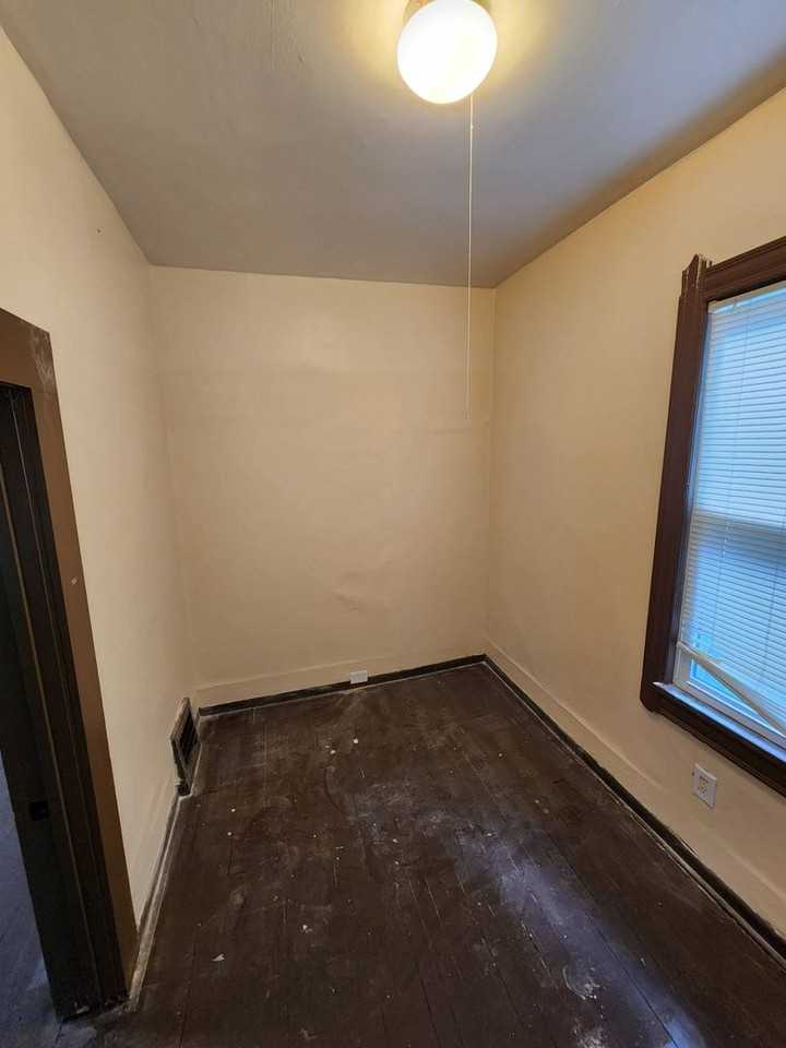 3675 E 50th St - Photo 5 of 25