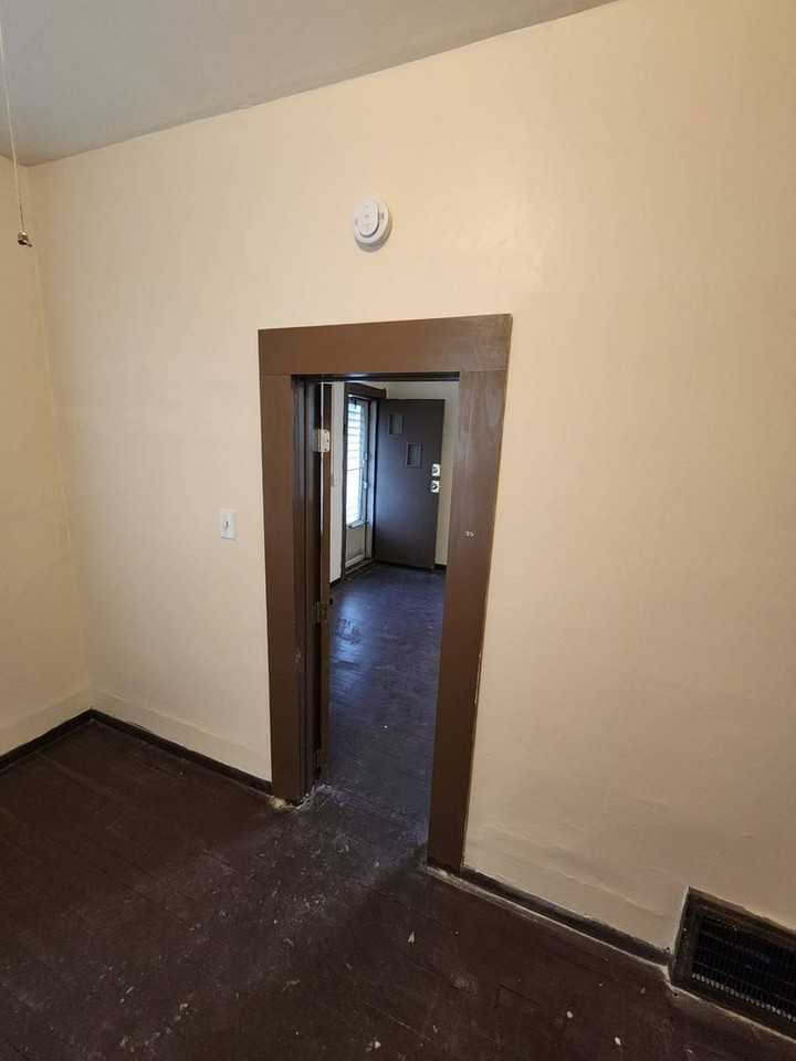 3675 E 50th St - Photo 6 of 25