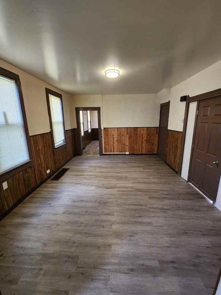 3675 E 50th St - Photo 7 of 25