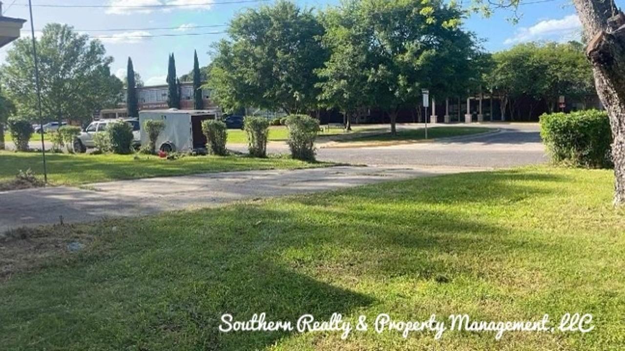 2542 Churchill Dr - Photo 3 of 14