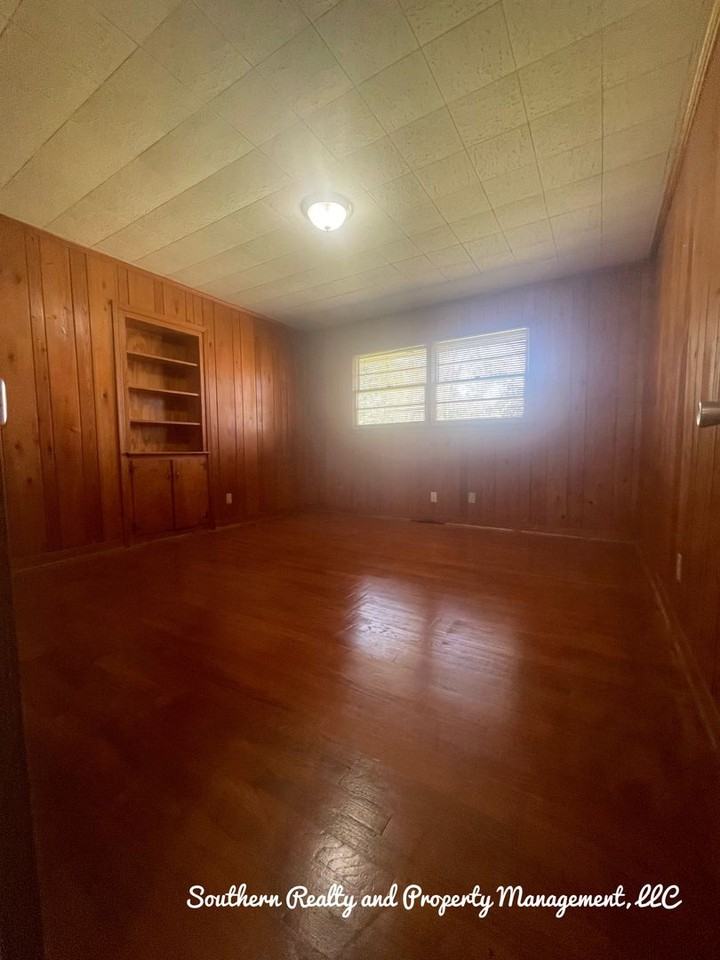 2542 Churchill Dr - Photo 6 of 14