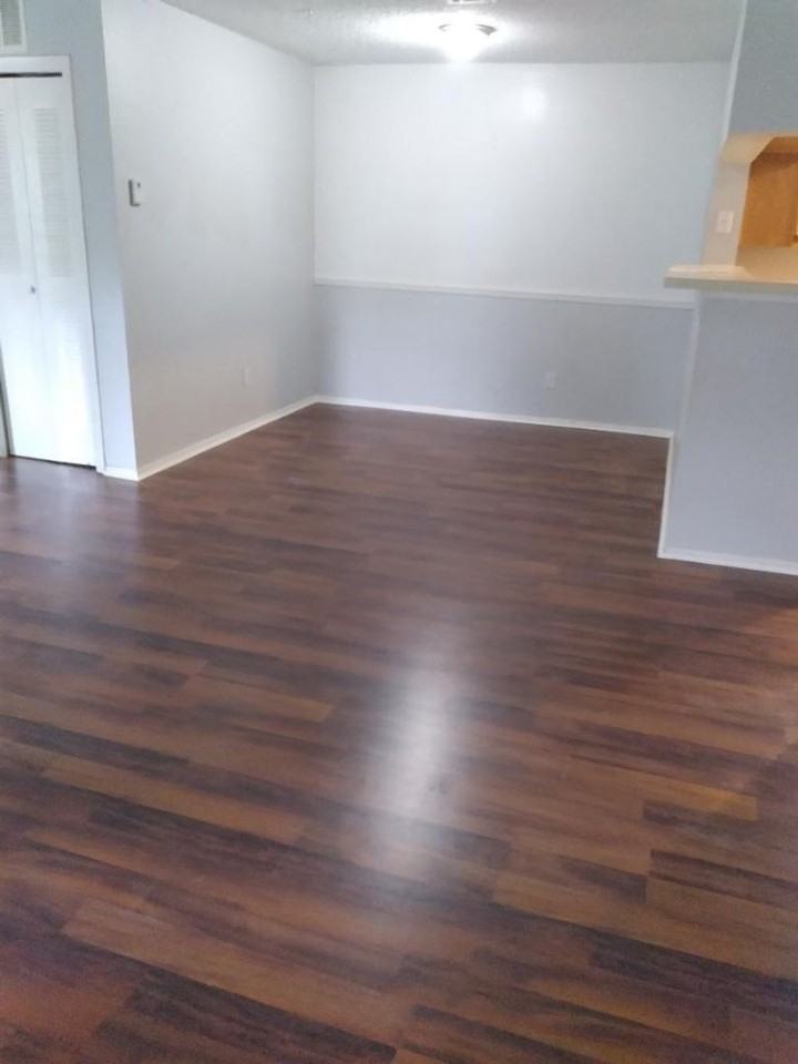 208 Afton Square - Photo 3 of 28