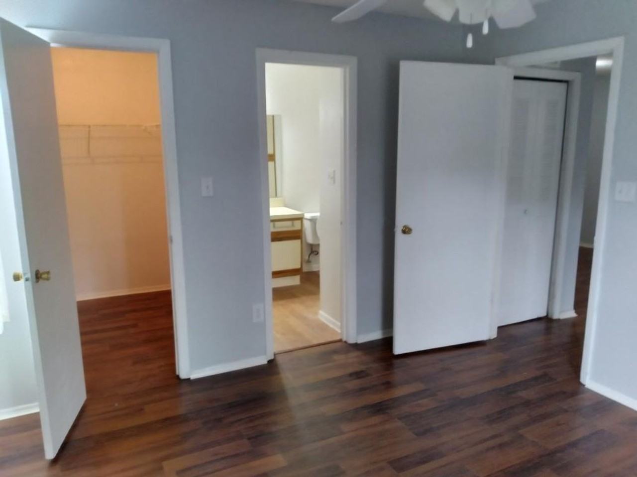 208 Afton Square - Photo 7 of 28