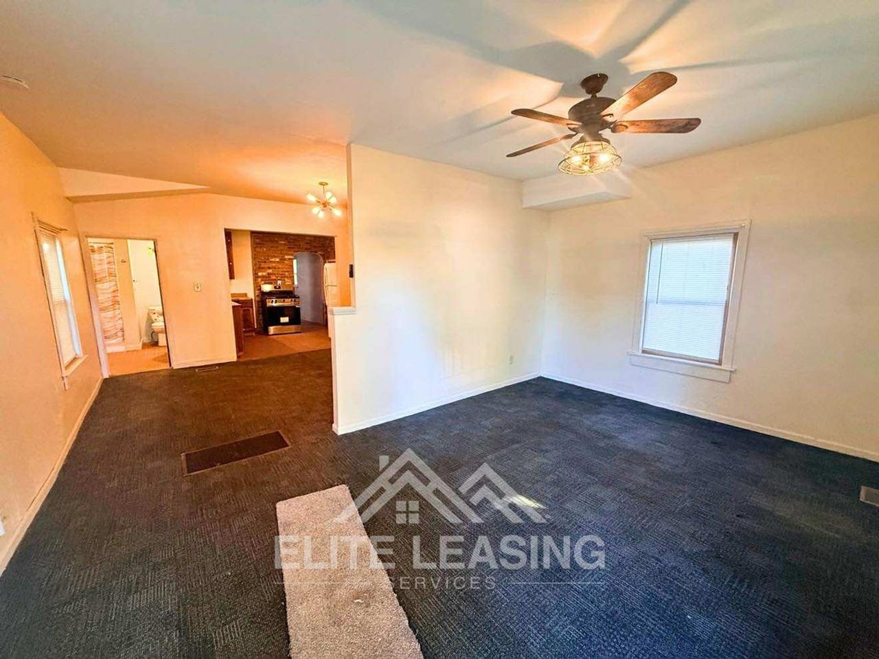 1029 Sw Woodward Ave - Photo 2 of 10