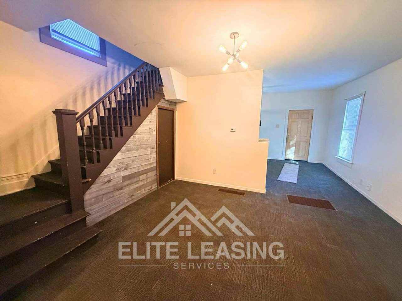 1029 Sw Woodward Ave - Photo 3 of 10