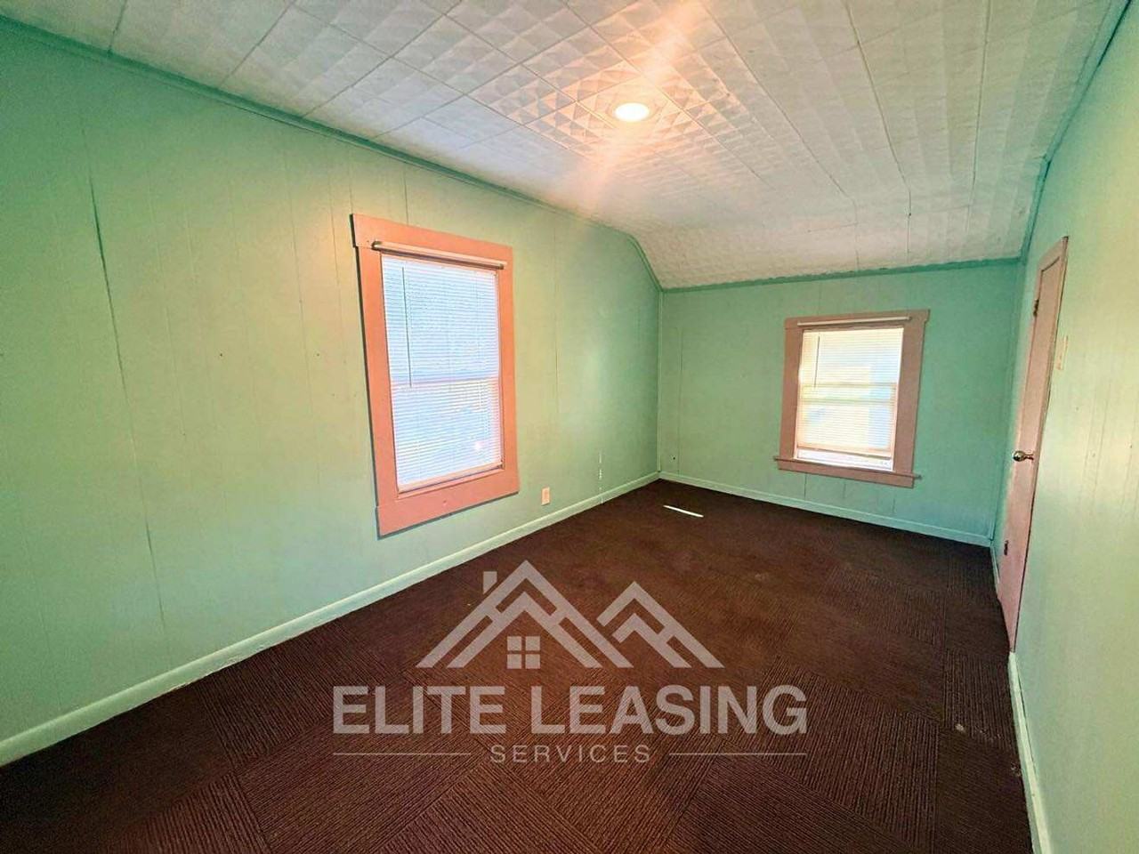 1029 Sw Woodward Ave - Photo 7 of 10