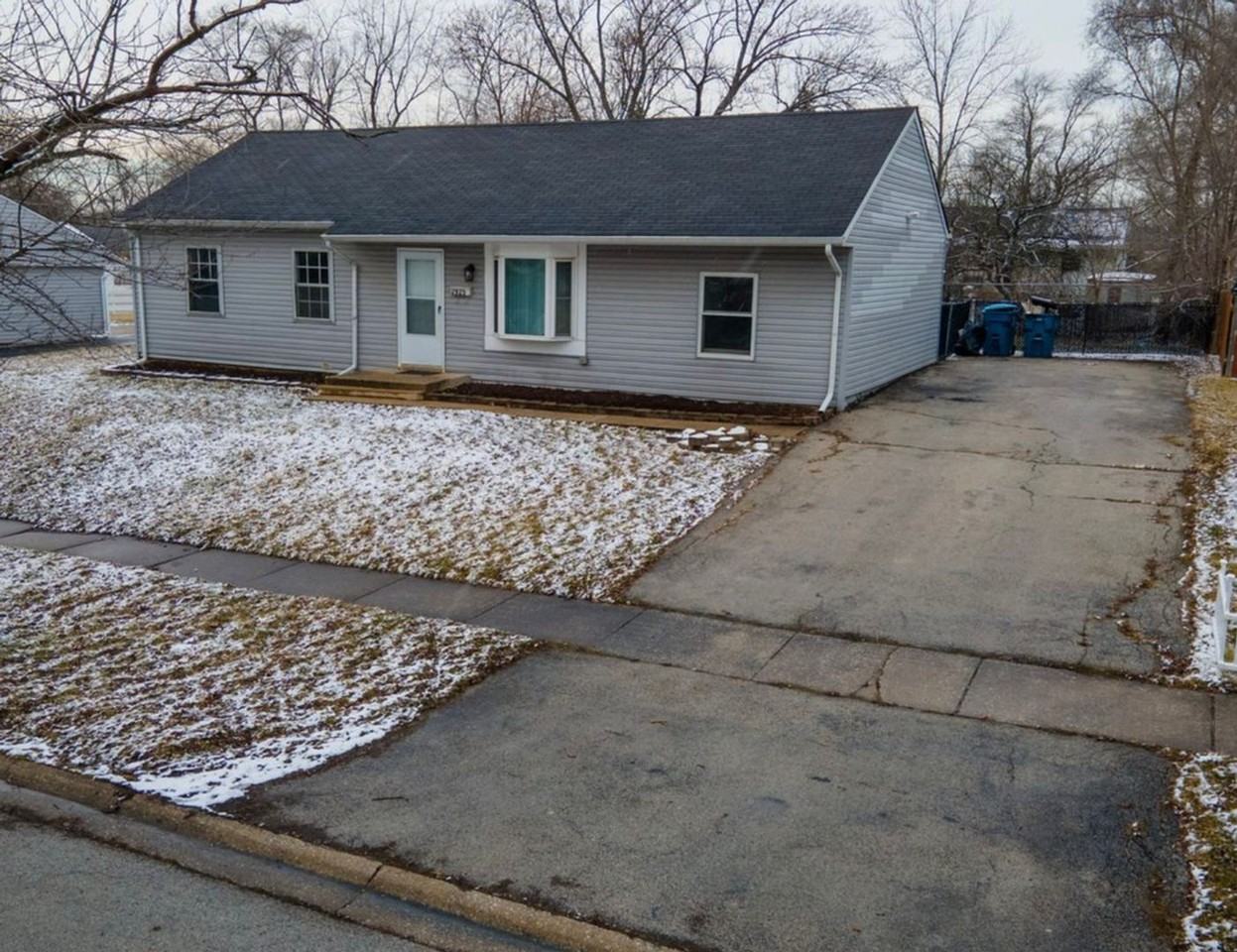 2925 224th St - Photo 2 of 17